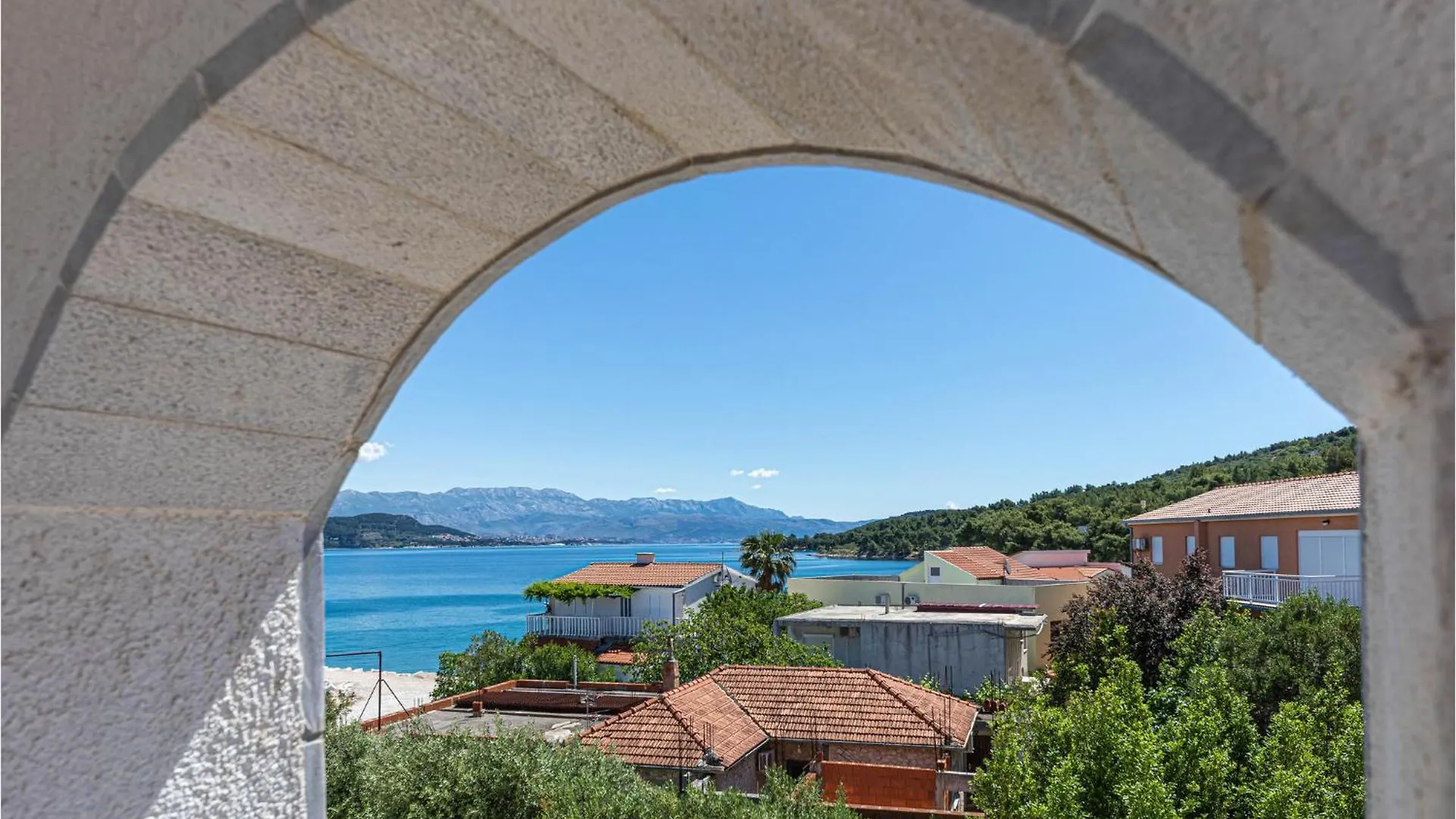 2 Bedroom Amazing Apartment In Slatine Croatia